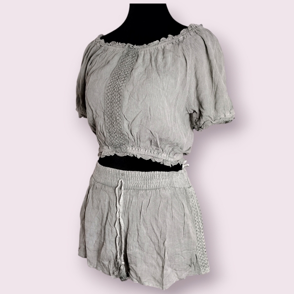 Salty Lemon Beach Crop Top with Matching Shorts in Thyme Size Small - Picture 2 of 12